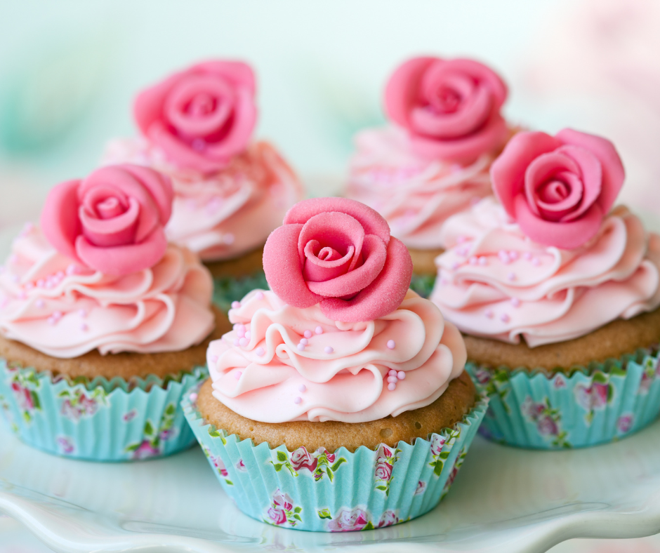 Cupcakes decorated with pink roses