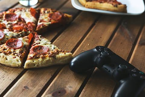 pizza and games